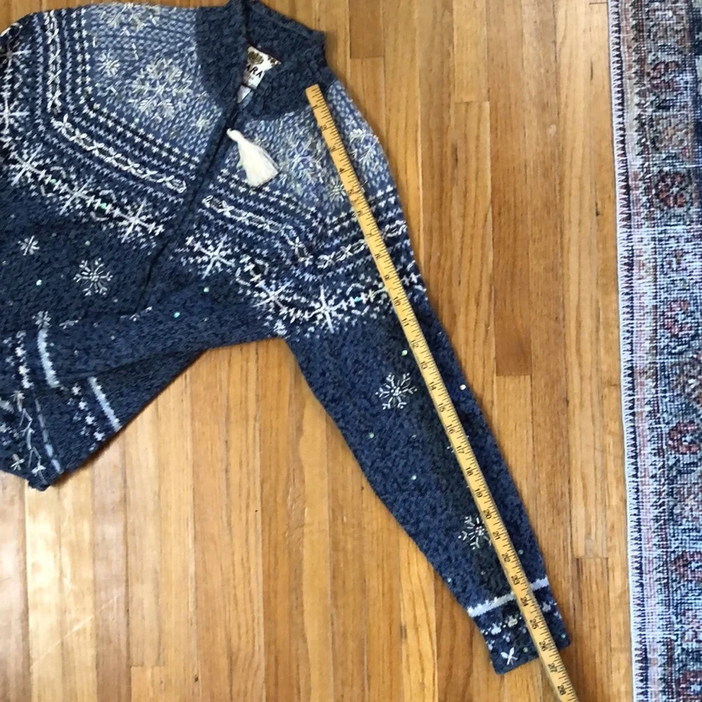 Blue snowflakes beaded fair isle sweater size petite M - Picture 8 of 8
